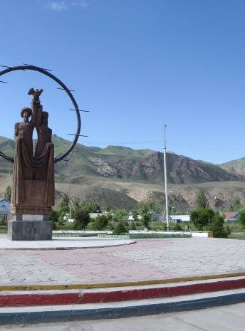 Vallée de la Petite Naryn - Naryn (ville)
